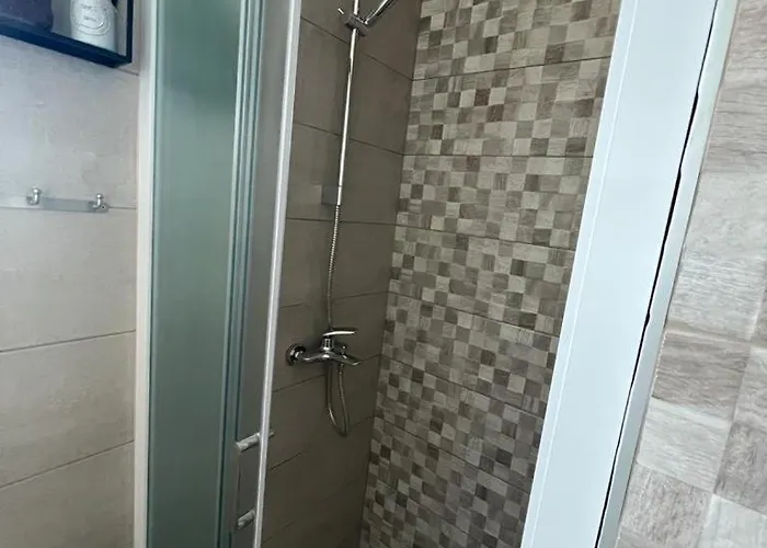 Moric S Terasom * Sali