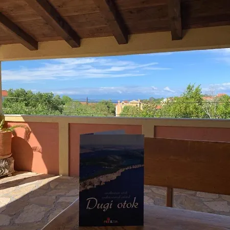 Moric S Terasom Сали